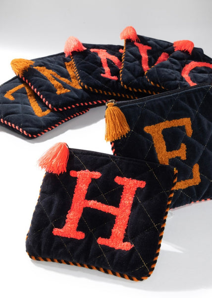 Initial Velveteen Pouch - Q