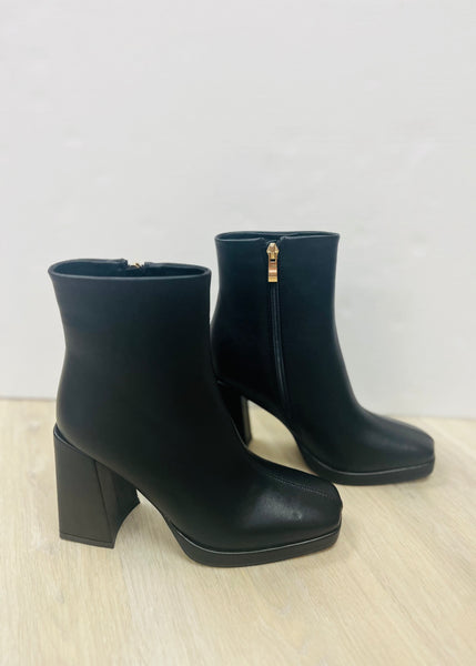 Billini Pamela Black Ankle Boot