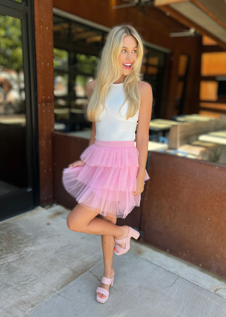 Pink Mesh Skirt Outfits (2 ideas & outfits)