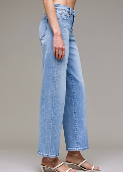 Logan Mid Rise Dad Jean