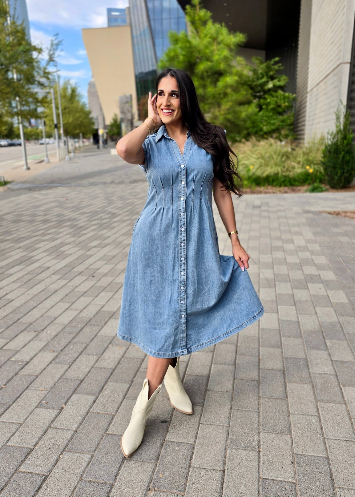 Favorite Find Sleeveless Denim Midi Dress