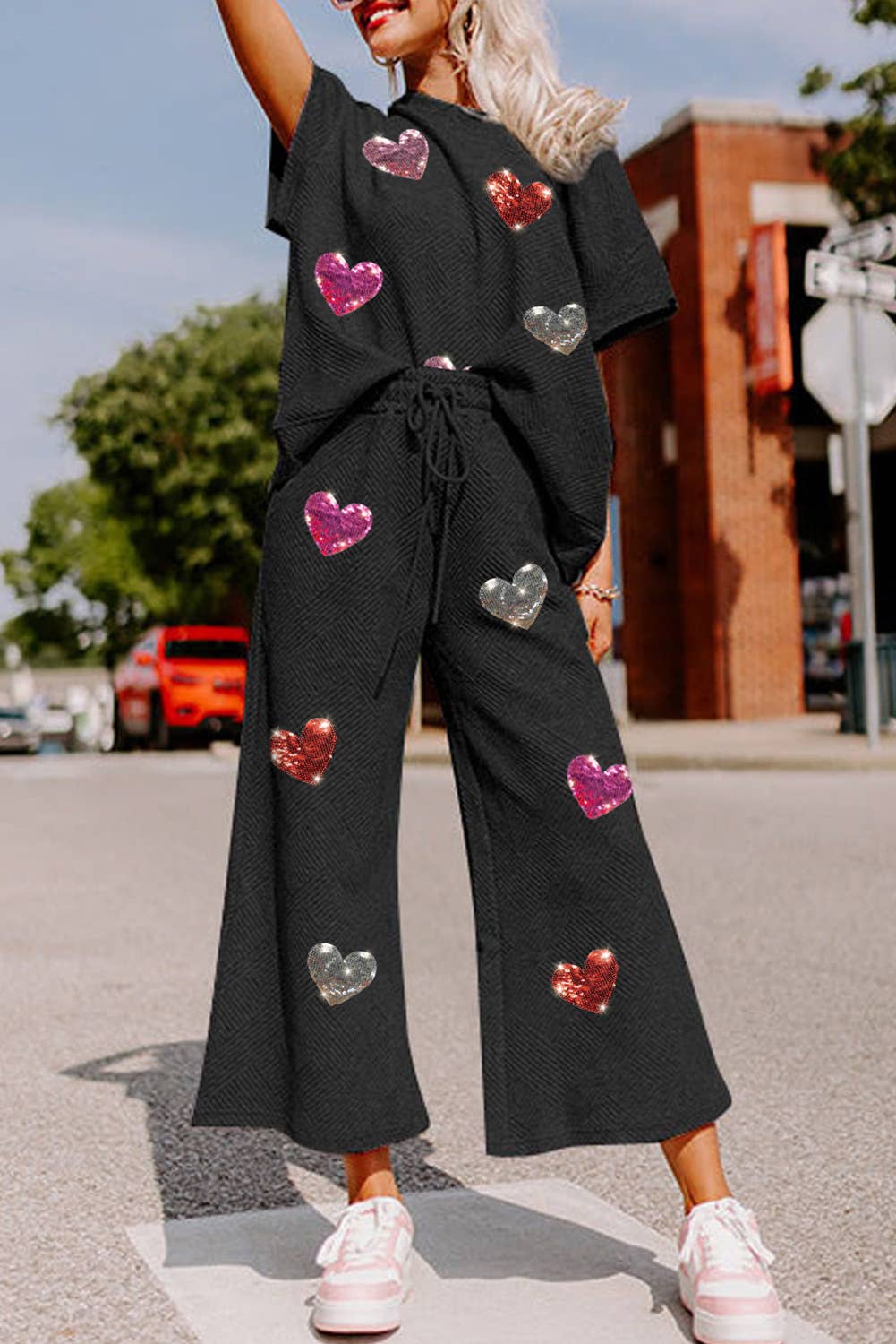 Shiny Heart Popping Graphic Textured 2pcs Outfit: Black / L