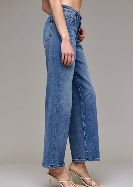 Logan Mid Rise Dad Jean