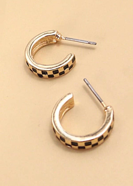 MINI CHECKER HOOP HUGGIE EARRINGS | Gold/black