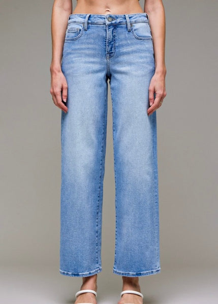 Logan Mid Rise Dad Jean