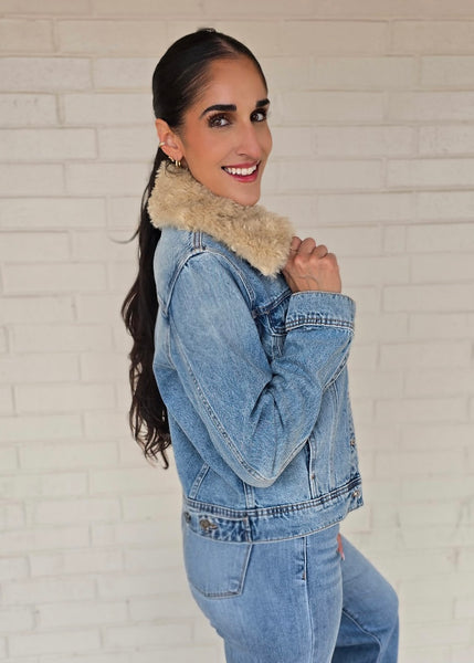 Think Faux Fur Collar Denim Jacket