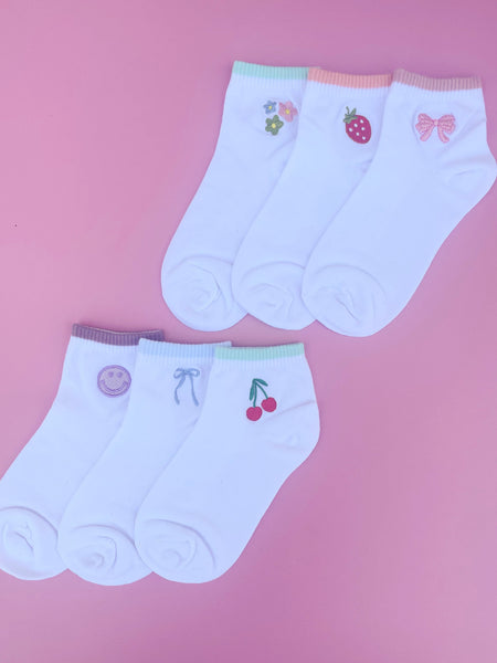 Women's Embroidered Ankle Socks: Pink Bow