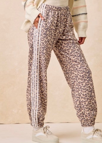 Side Lines Leopard Print Track Pant