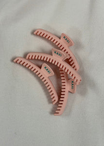 Midi Hold Everything Claw in Light Pink