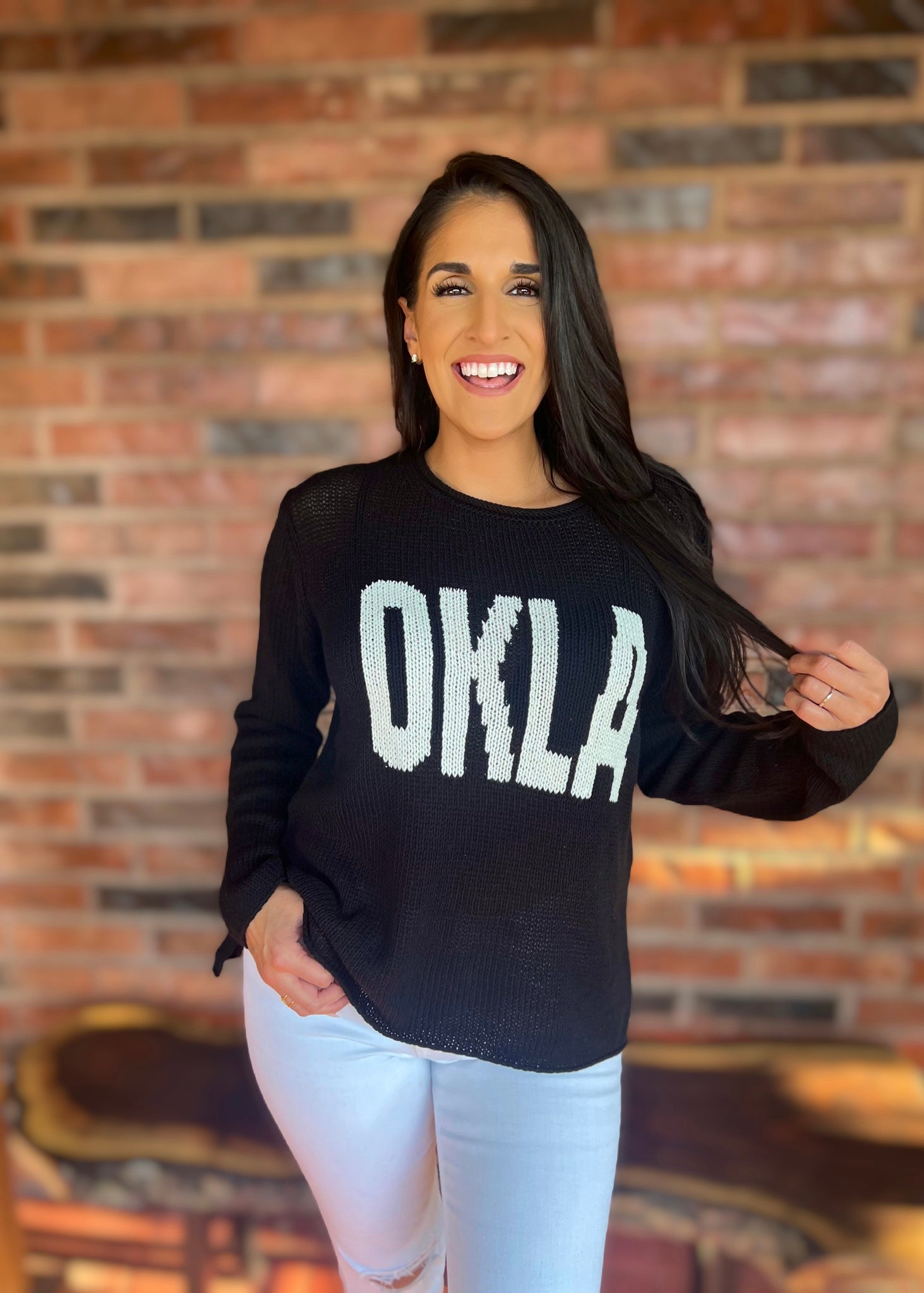 OKLA Stadium Sweater - Black/White